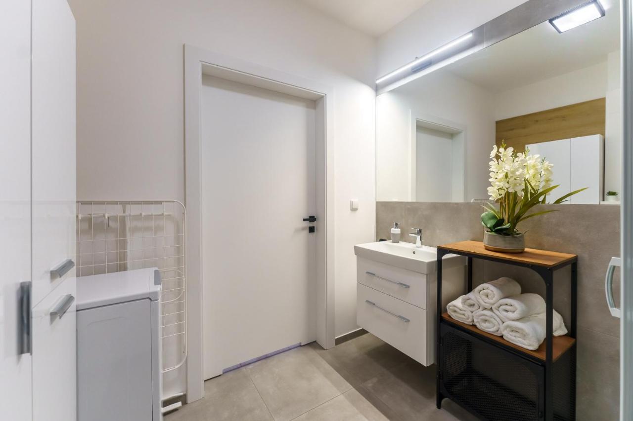 Sunset Resort - Apartament Florencja กชึชโบโว ภายนอก รูปภาพ
